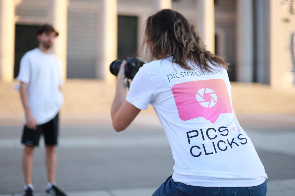 Servicio Pics for Clicks