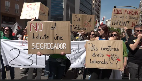 FOTO PERIODICO MANIF ESDUCATIVA