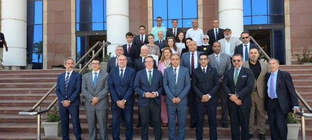 La delegación castellonense visita las instalaciones de la terminal de cruceros en tamaño mediano