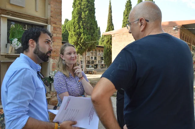 visita cementeri (7) en tamaño mediano