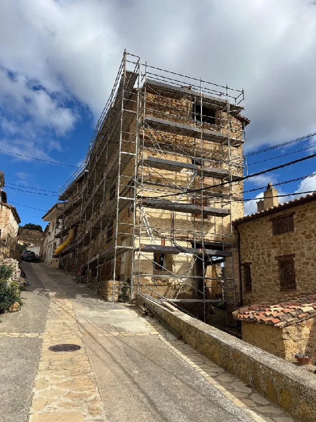 Inicio obras rehabilitación cuartel Cortes de Arenoso