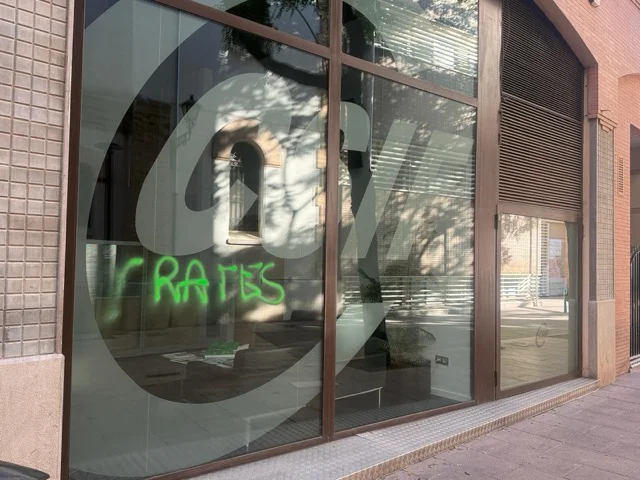 Pintadas sede CSIF detalle en tamaño mediano