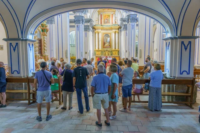 Visitas guiadas en el Convento de Montán en tamaño mediano