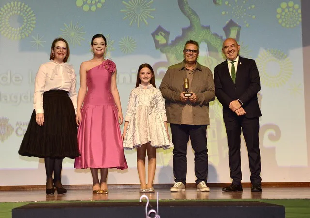 PIROTECNIA GANADORA en tamaño mediano