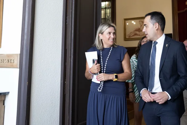 Presidenta Marta Barrachina y Vicepresidente Héctor Folgado en tamaño mediano