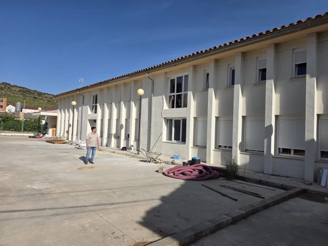 Jesús Ortí nuevo colegio de Cinctorres (2) en tamaño mediano