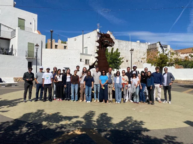 Visita estudiantes a Sant Jordi en tamaño mediano