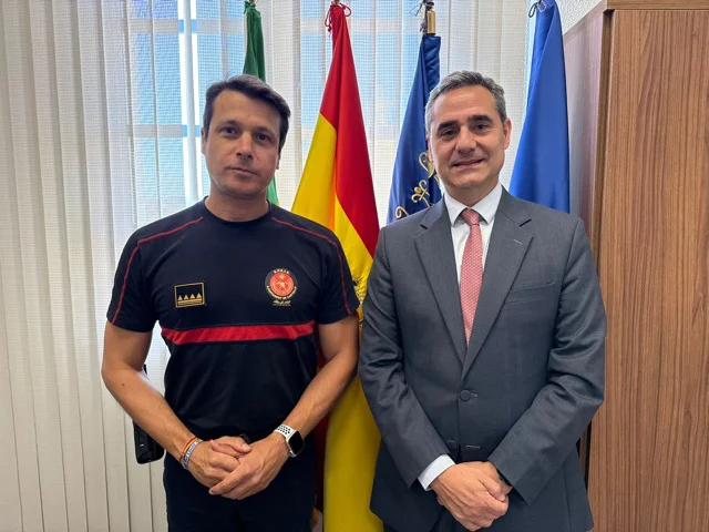 ADRIAN en tamaño mediano
