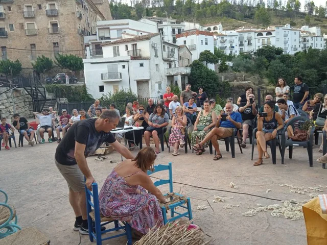 Citas con el Conde 2025 Montán en tamaño mediano