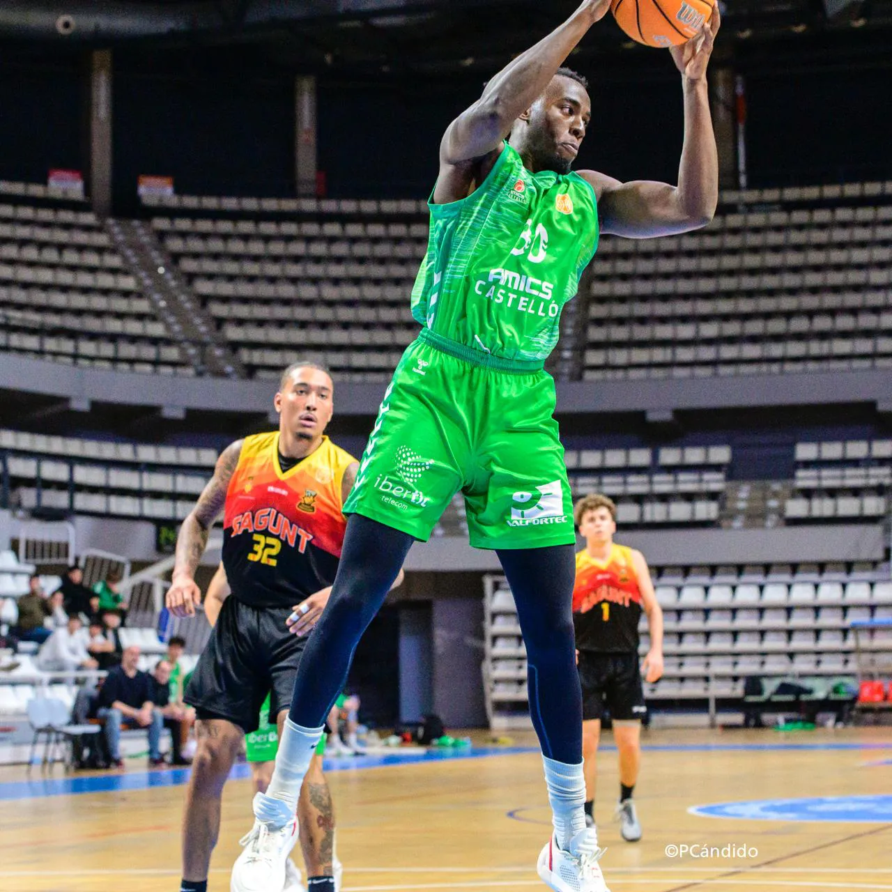 VICTOR RODRIGUEZ AMICS