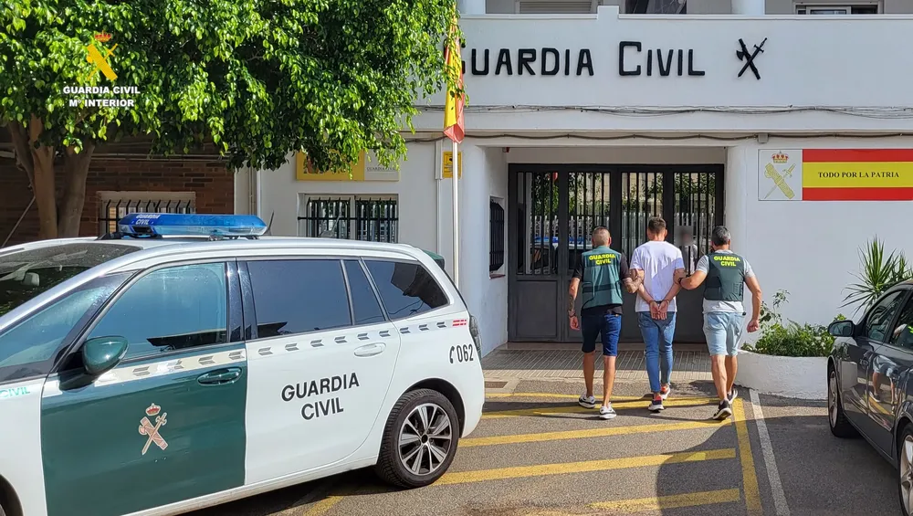 SUCESOS GUARDIA CIVIL ARMA BLANCA