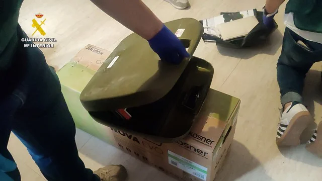 GUARDIA CIVIL 3 en tamaño mediano