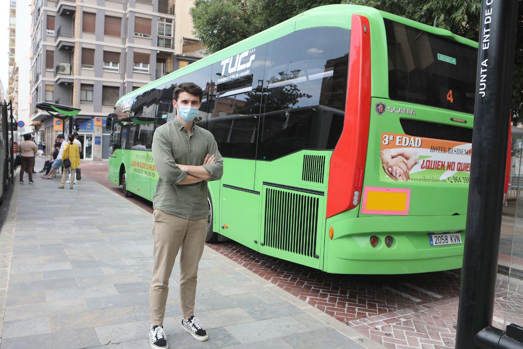 26-11-20 Jorge Ribes en parada de autobús Castelló