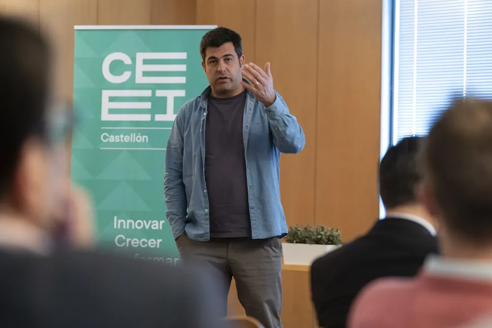 20251121-CLUBINVERSION_Desayuno_Easygoband-007_(BajaResolucion)