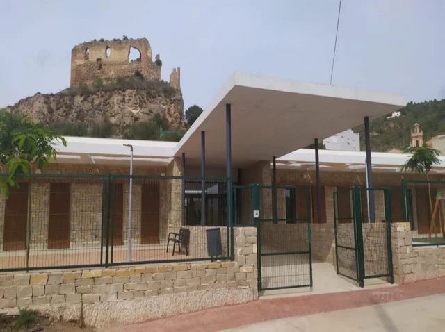 CRA aulario Castellnovo en tamaño mediano