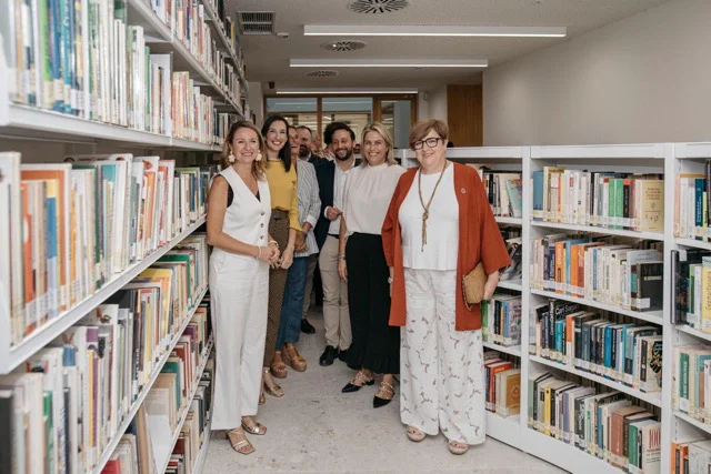 BIBLIOTECA 1 en tamaño mediano