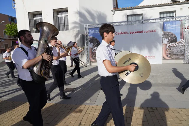 música (1) en tamaño mediano