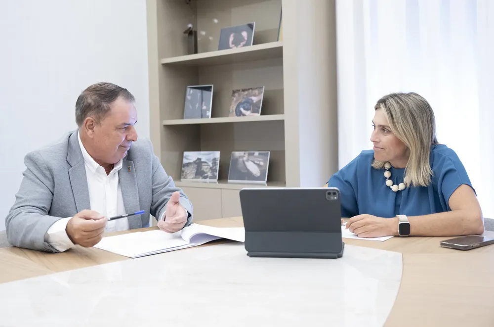 Presidenta Marta Barrachina y diputado Ximo Llopis