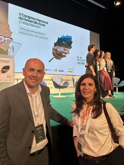 Vicepresidenta y alcalde de Boltaña en tamaño mediano