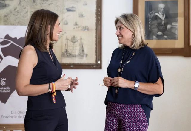 Presidenta Marta Barrachina y diputada María Tormo (3) en tamaño mediano
