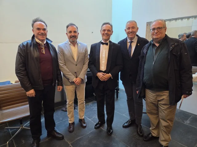 banda semana santa 1 en tamaño mediano