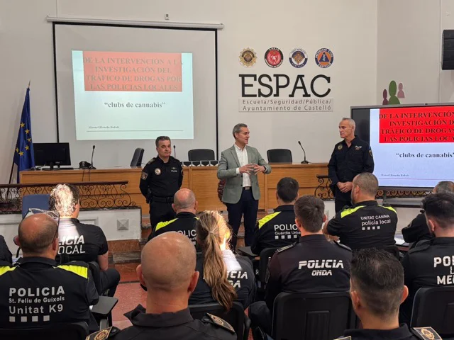 curso unidad canina en tamaño mediano