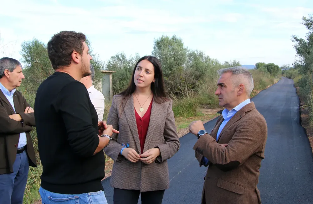 Visita conseller Barrachina camino rural Torreblanca