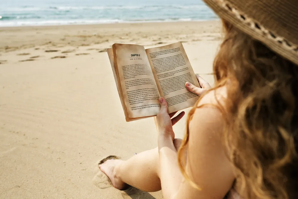 beach-summer-holiday-vacation-traveling-relaxation-2025-02-10-09-40-43-utc