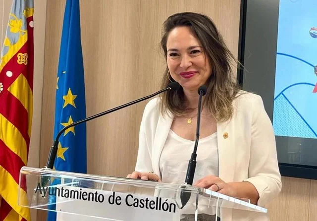 MAICA HURTADO en tamaño mediano