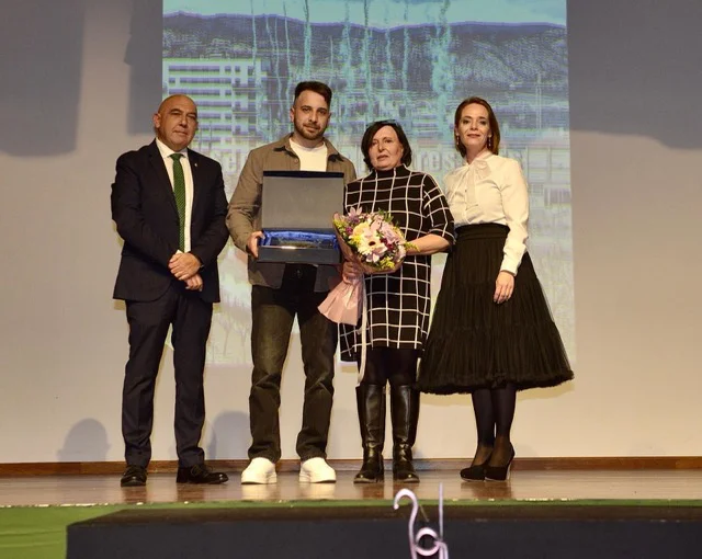 FAMILIA DE JORGE MARTÍ en tamaño mediano