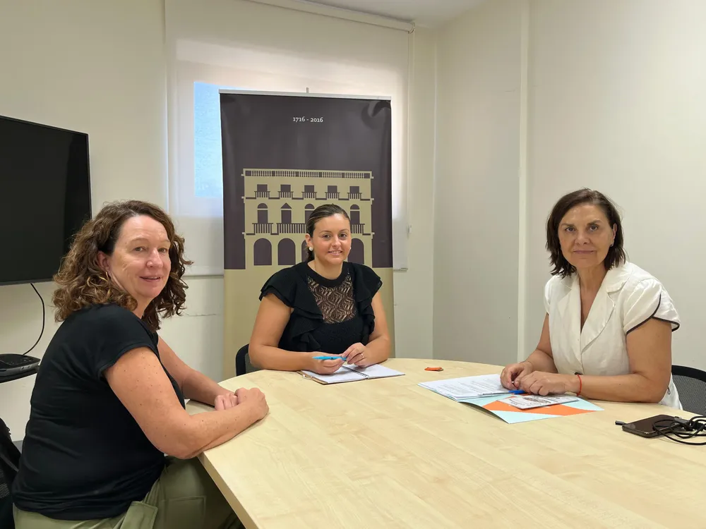 Miralles reunión ASHOTUR