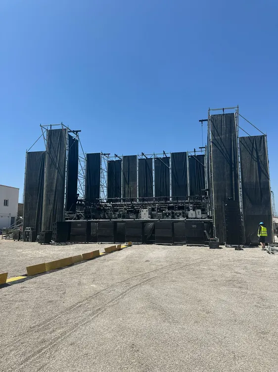 Vall d'Alba montaje escenario Famgoria