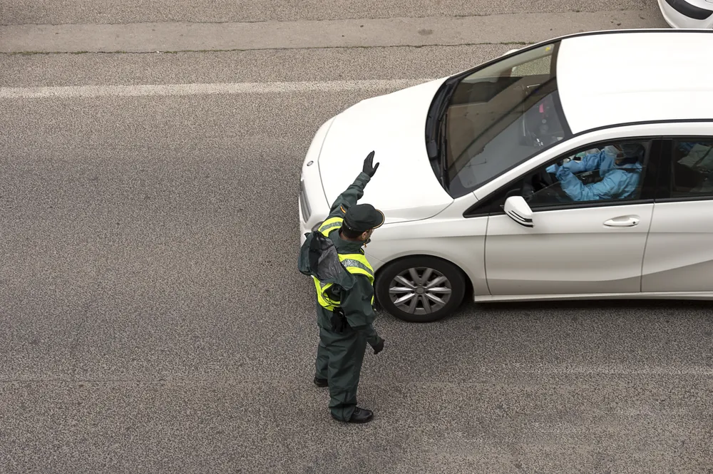 spanish-civil-guard-police-officer-guards-a-checkp-2025-02-12-00-13-22-utc