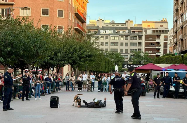 perros policia 1 en tamaño mediano