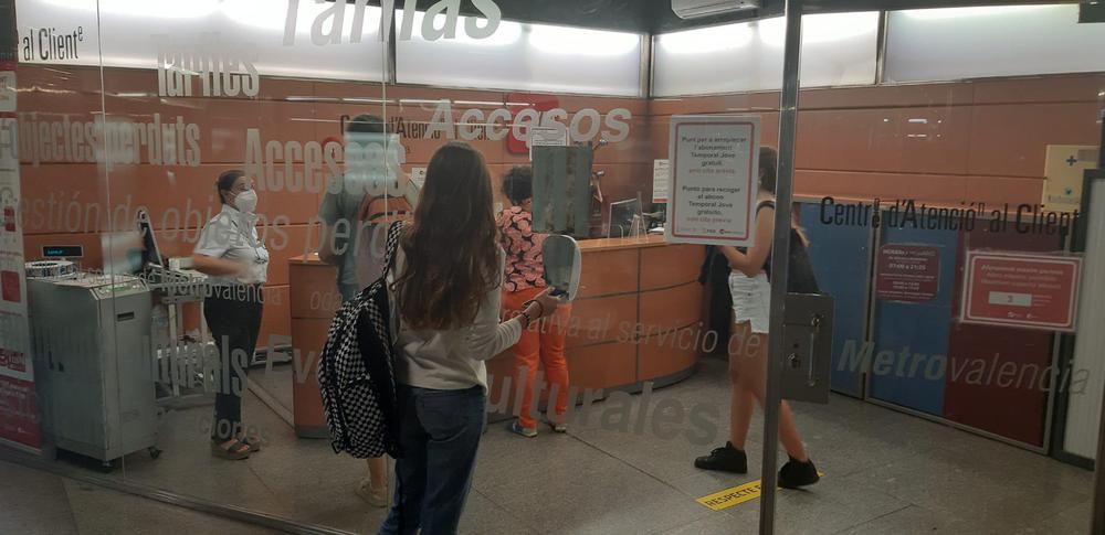 221111_POL_foto_abonos primer mes