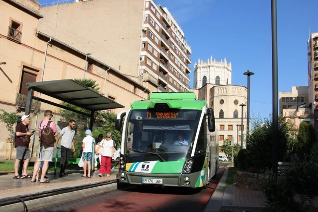 finalizadas obras TRAM plataforma bucle central (jpeg
