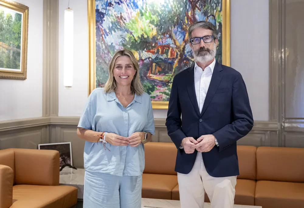 Presidenta Marta Barrachina y director general Aeropuerto Castellón (1)