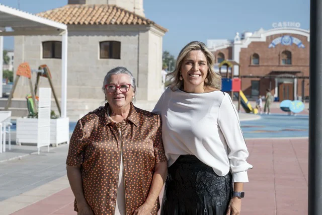Presidenta Marta Barrachina y Mª Dolores Guillamón en tamaño mediano