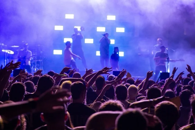 concierto en tamaño mediano