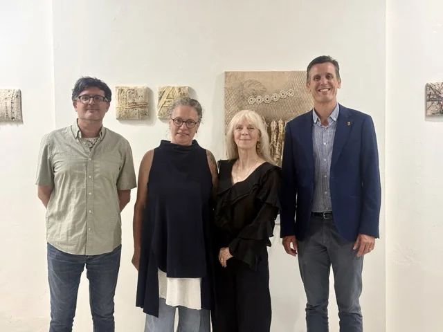 Exposición dual 1.700 km en tamaño mediano