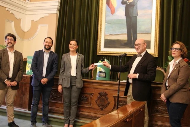 ecovidrio en tamaño mediano