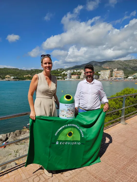 Foto ndp banderas verdes