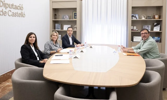 Reunion con Vox en tamaño mediano