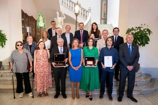 valenciano del año 1 en tamaño mediano