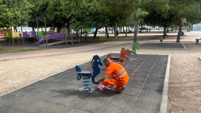 reparació de jocs (FOTO D'ARXIU) en tamaño mediano