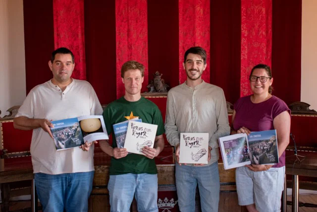 2026-07-27 Presentació del llibre de festes d'agost-2 en tamaño mediano