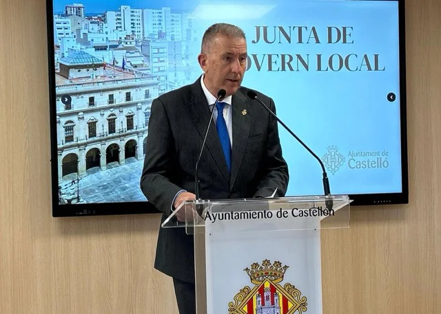 Vicent Sales en tamaño mediano