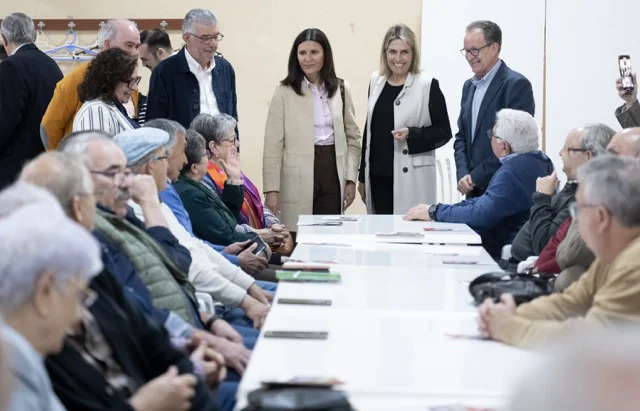 Visita jubilados y pensionistas en tamaño mediano