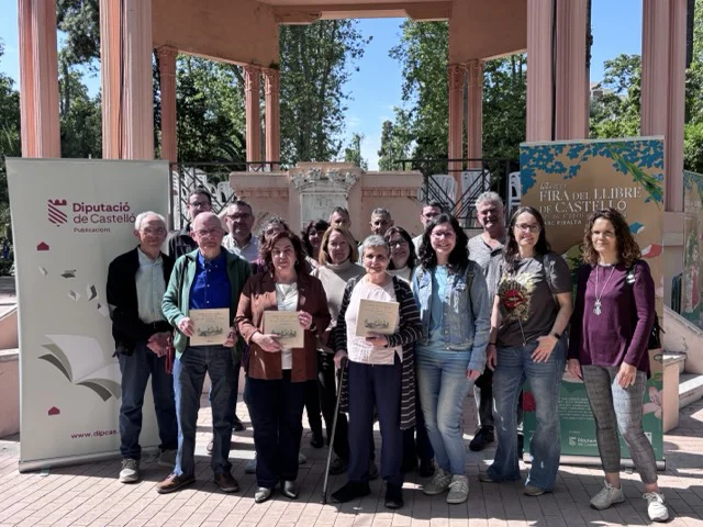 Feria libro dipcas 1 en tamaño mediano