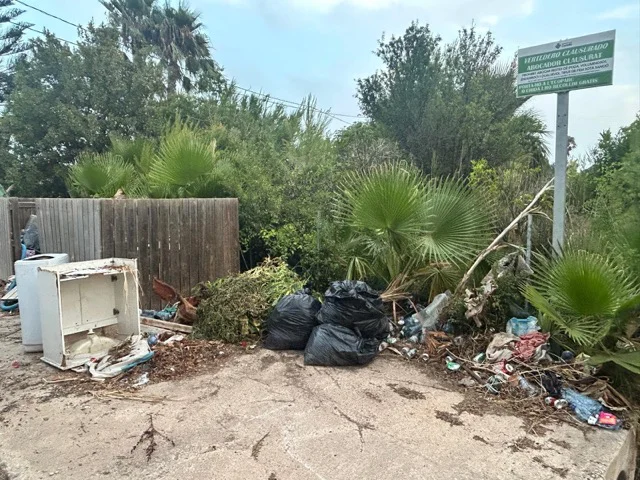basura cami fileta en tamaño mediano